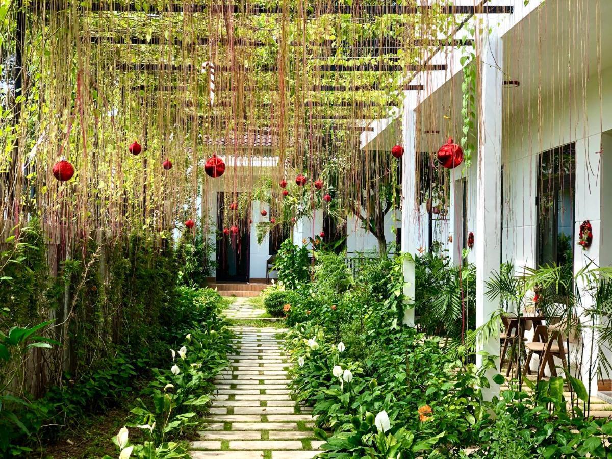 Отель Hoang Ngoc'S House Туихоа Экстерьер фото